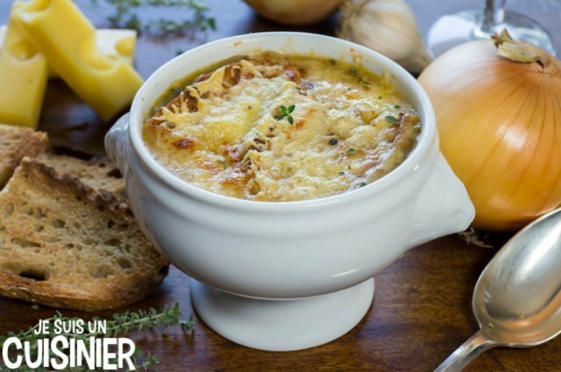 Soupe à l'oignon gratinée